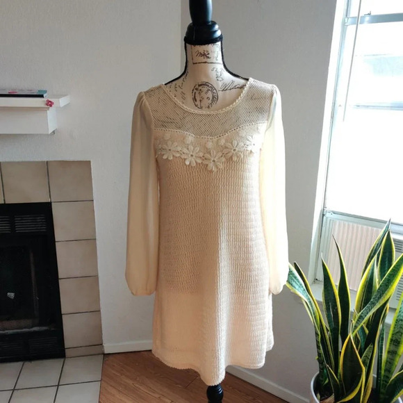 Flying Tomato Embroidered Flower Ivory Tassel Crochet Bohemian Mini Dress Size S - Picture 10 of 12